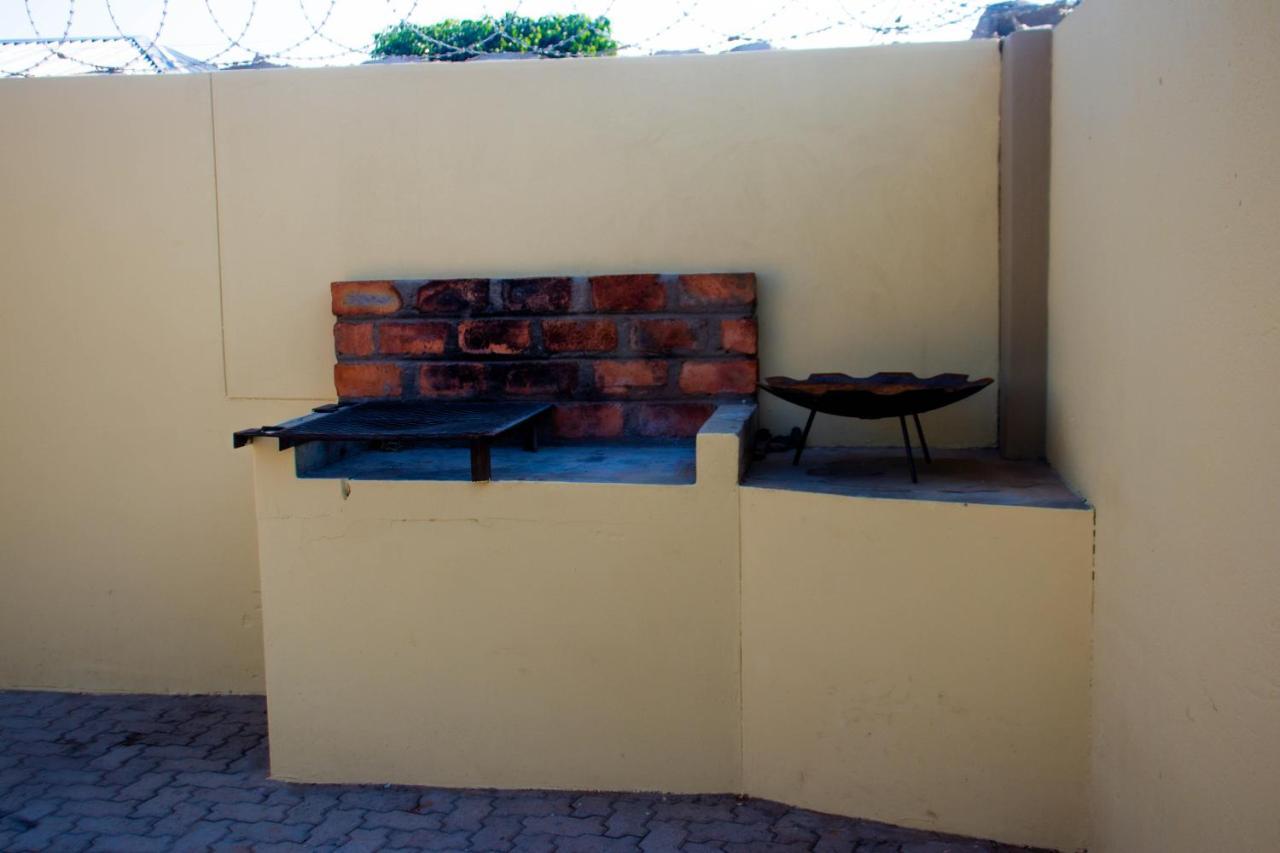 Home@Amalia'S Rundu Exterior photo